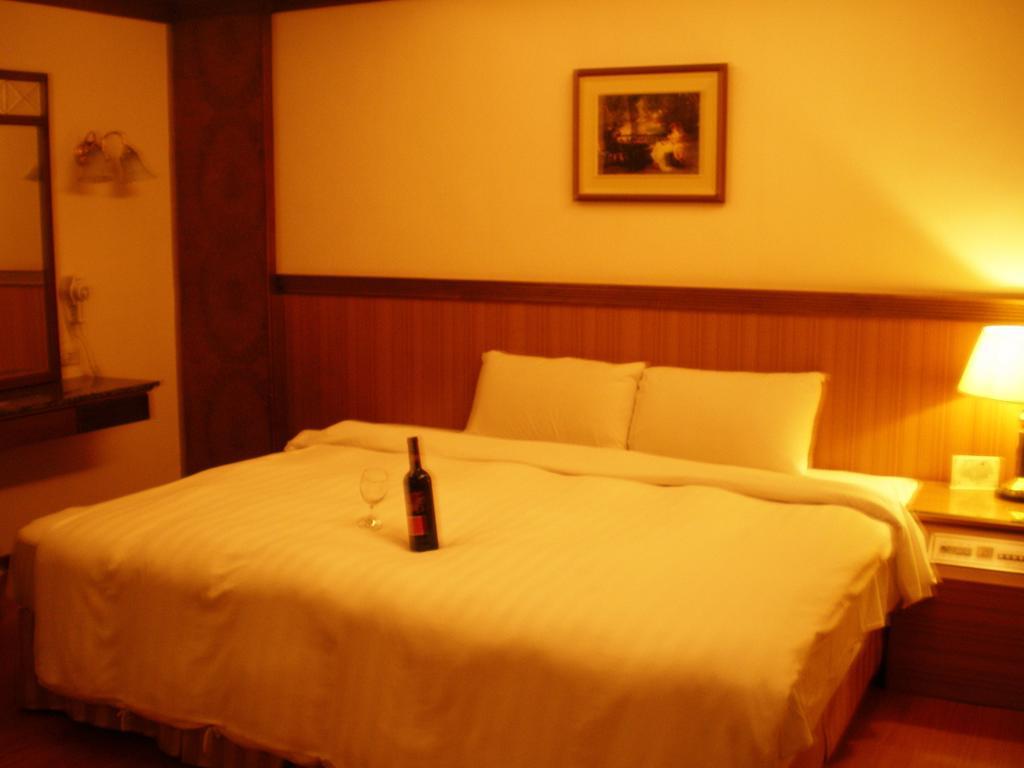Emperor Hotel Kaohsiung Ruang foto