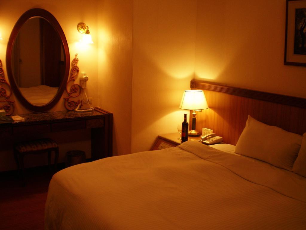 Emperor Hotel Kaohsiung Ruang foto
