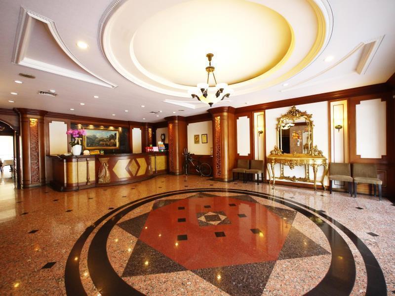 Emperor Hotel Kaohsiung Bagian luar foto