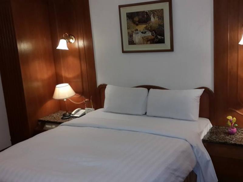 Emperor Hotel Kaohsiung Bagian luar foto