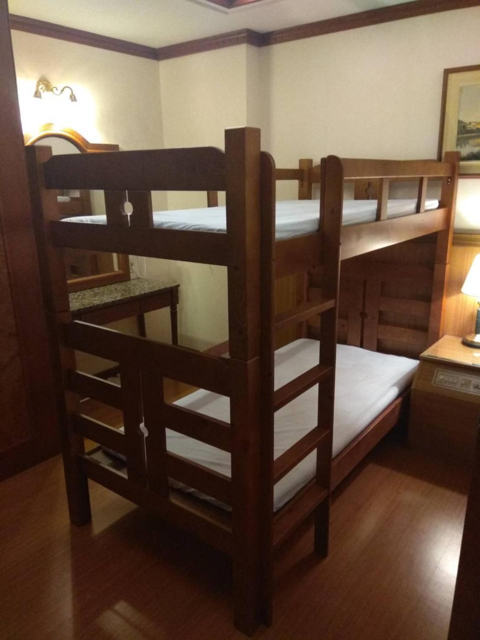 Emperor Hotel Kaohsiung Bagian luar foto